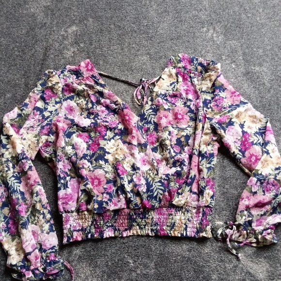 Rabbit Rose Tops - Rabbit Rose floral blouse